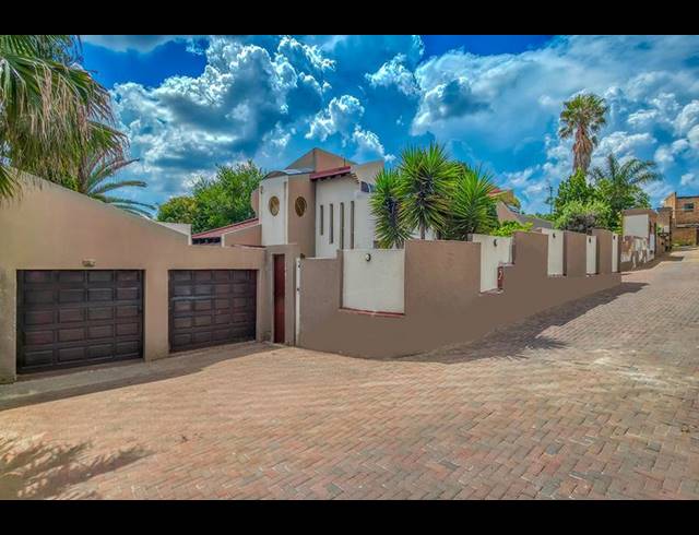 3 BEDROOM DUPLEX FOR SALE IN SUIDEROORD